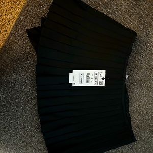 Zara black mini skirt, low cut 90s style.